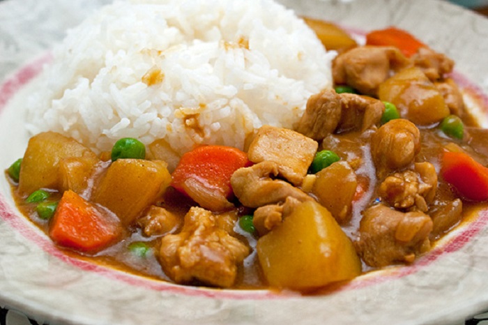 Image Source http://aromacookery.com/2011/12/09/how-to-make-quick-and-easy-japanese-curry-chicken/