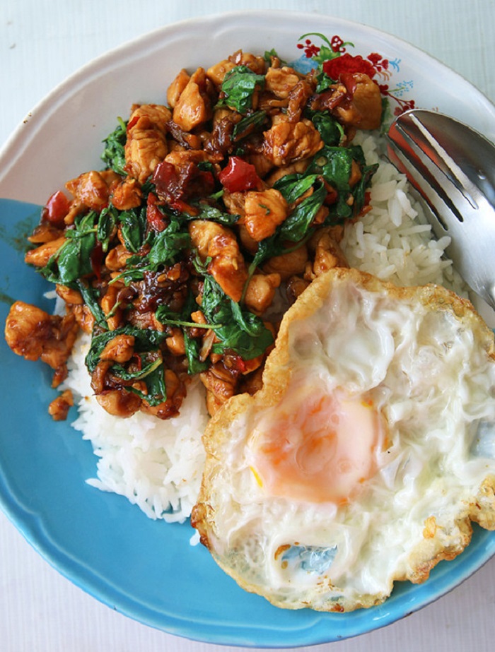 Image Source http://www.eatingthaifood.com/2014/01/thai-basil-chicken-recipe-pad-kra-pao-gai/