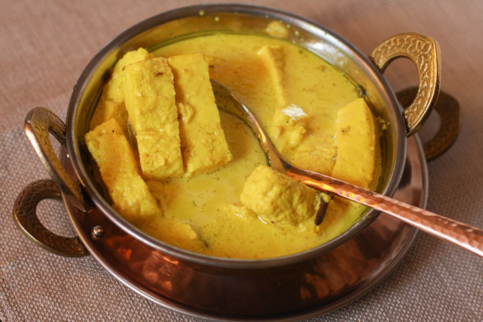Photo Credit  http://www.spiceroots.com/chaman-kaliya-cardamom-fennel-scented-paneer/