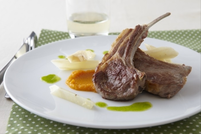Photo Credit https://www.atelierdeschefs.co.uk/en/recipe/13745-lamb-steak-with-colcannon-potatoes-glazed-vegetables-and-a-parsley-and-mint-dressing.php 